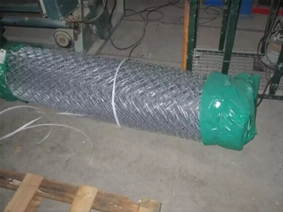 Mallas metálicas verdes y galvanizadas Mallas metálicas verdes y galvanizadas