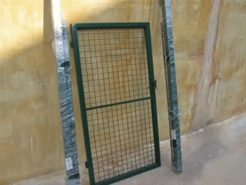 Puerta de una hoja DCHA o IZQ: verde o galvanizada